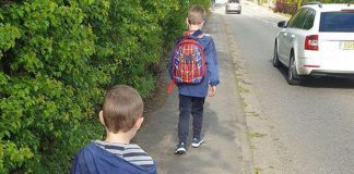 Kids walking to school ‘take their lives in their hands’, parent says youngsters walking in single-file on the narrow Macclesfield Road path to school (Photo: Elizabeth Alcock).