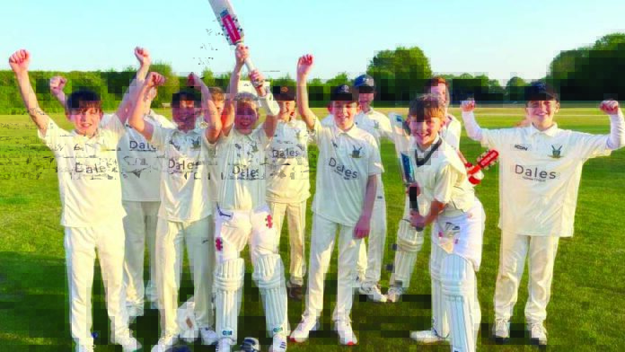 holmes chapel cricket clubB x2 sandbach p23 Holmes Chapel Cricket Club.