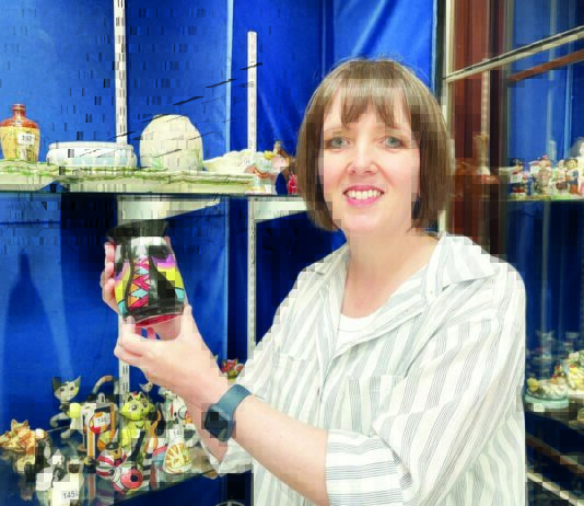 One-off ceramic vase under the hammer