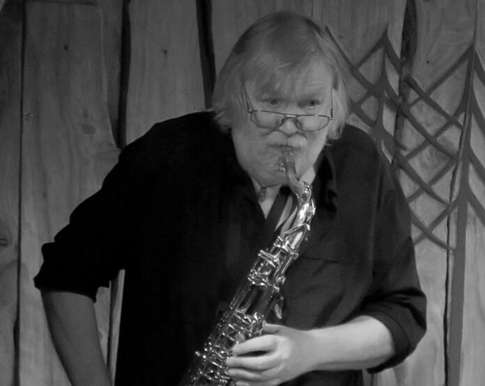 review golf club jazz society