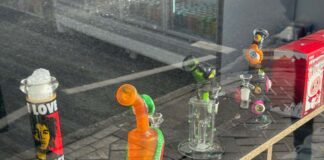 Shopkeeper apology for ‘garish’ signage