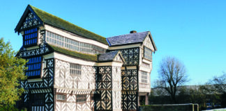 Final ‘Deck the Hall’ at Little Moreton