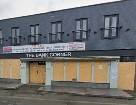 Go-ahead for ex pub to be retail units and flats