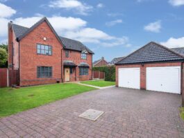 Recently-refitted luxury home with four bedrooms