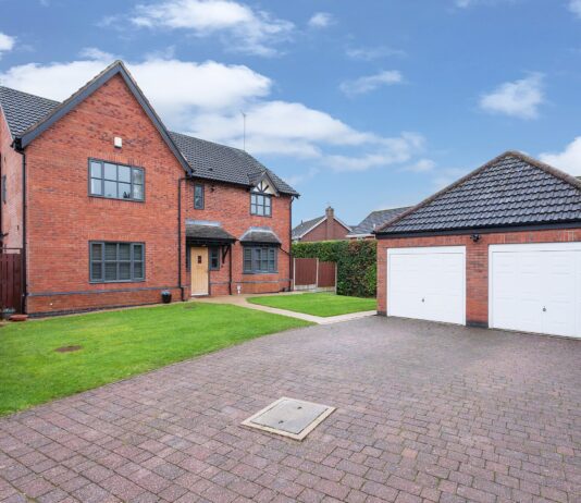 Recently-refitted luxury home with four bedrooms