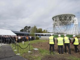 Tim Roca backs MP Sarah Russell in Jodrell Bank battle