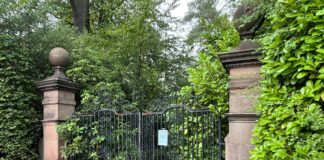 Historically valuable gates to become a Congleton Town Council asset